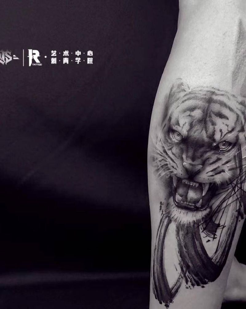 欧美写实老虎纹身图片_腿部欧美写实纹身图案