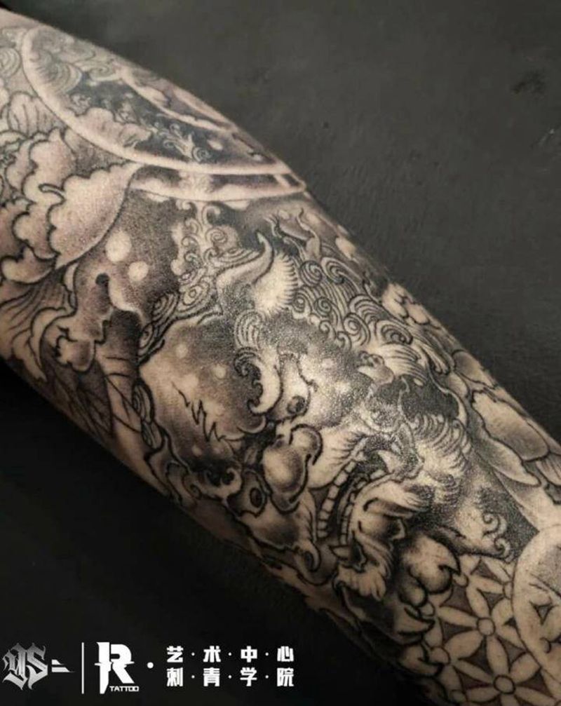 传统唐狮花臂纹身图片_手臂新传统纹身图案