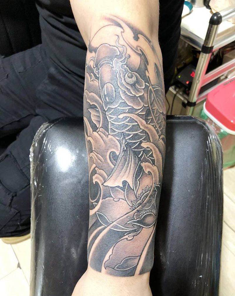 招财锦鲤纹身图片_手臂纹身图案