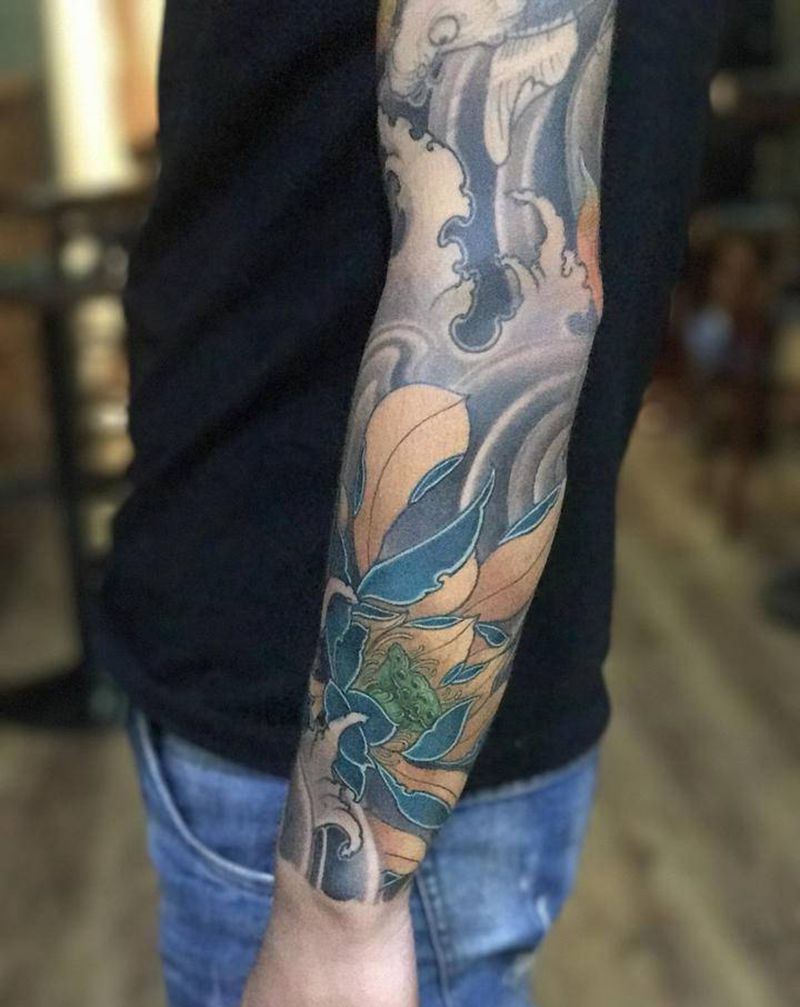 接花臂纹身图片_手臂新传统纹身图案