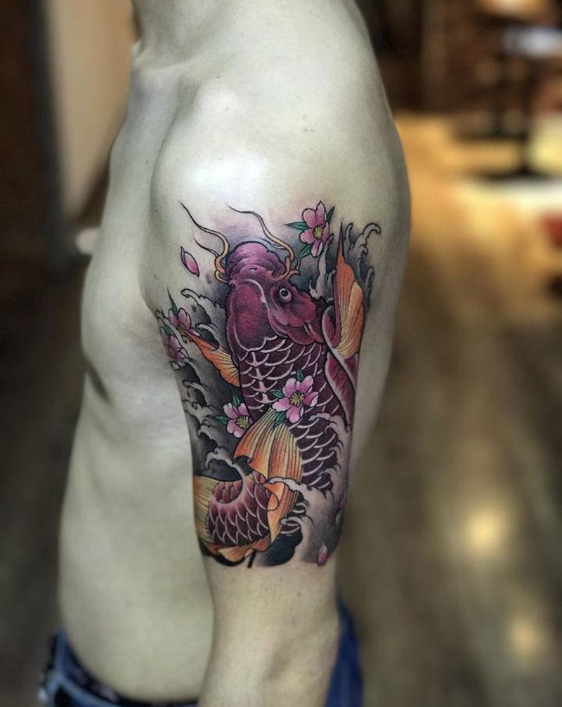 小鲤鱼纹身图片_手臂新传统纹身图案