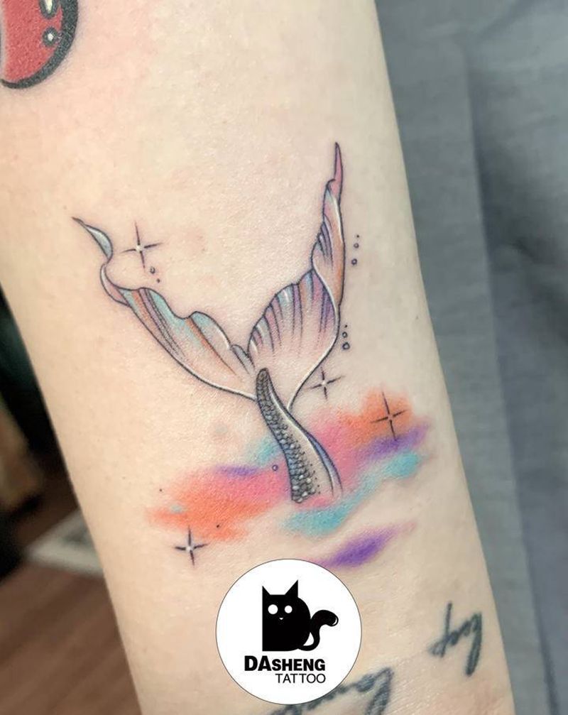 红烧鱼尾纹身图片_手臂水彩鱼尾纹身图案