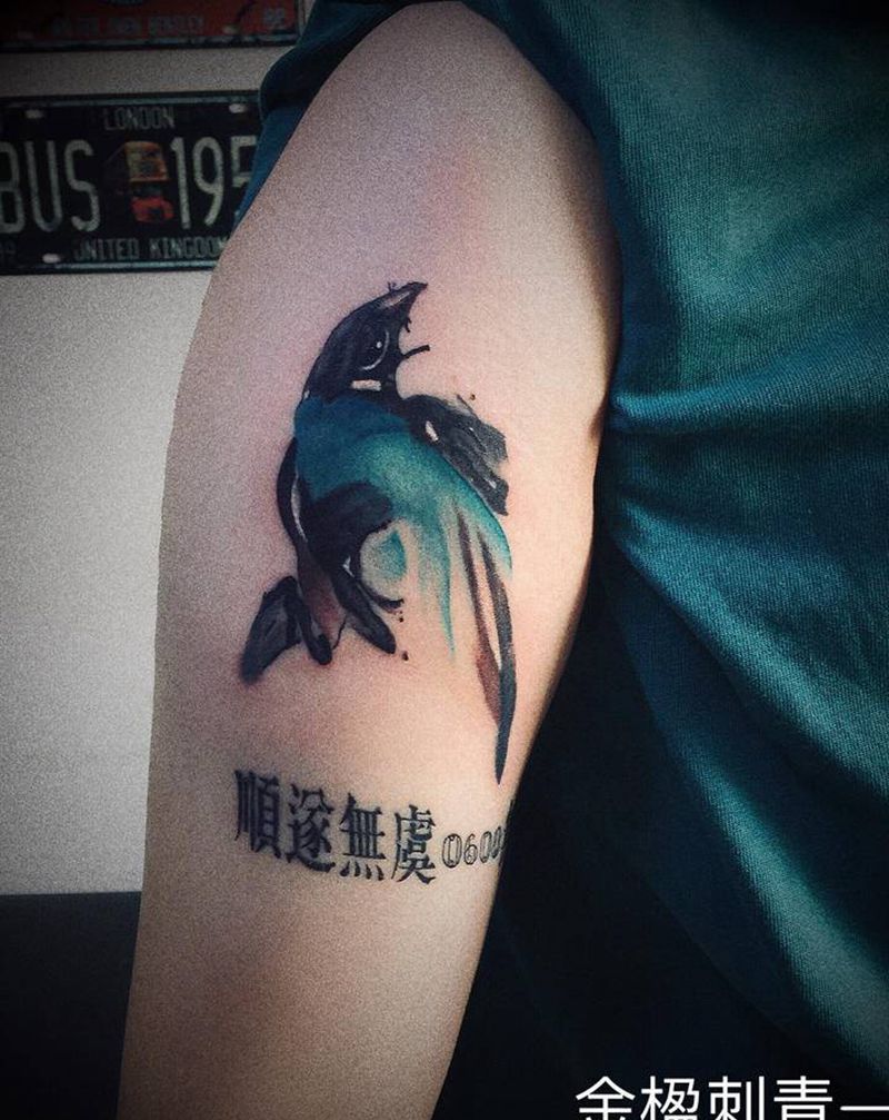 小鸟纹身图片_手臂肩部水墨水彩鸟水墨纹身图案