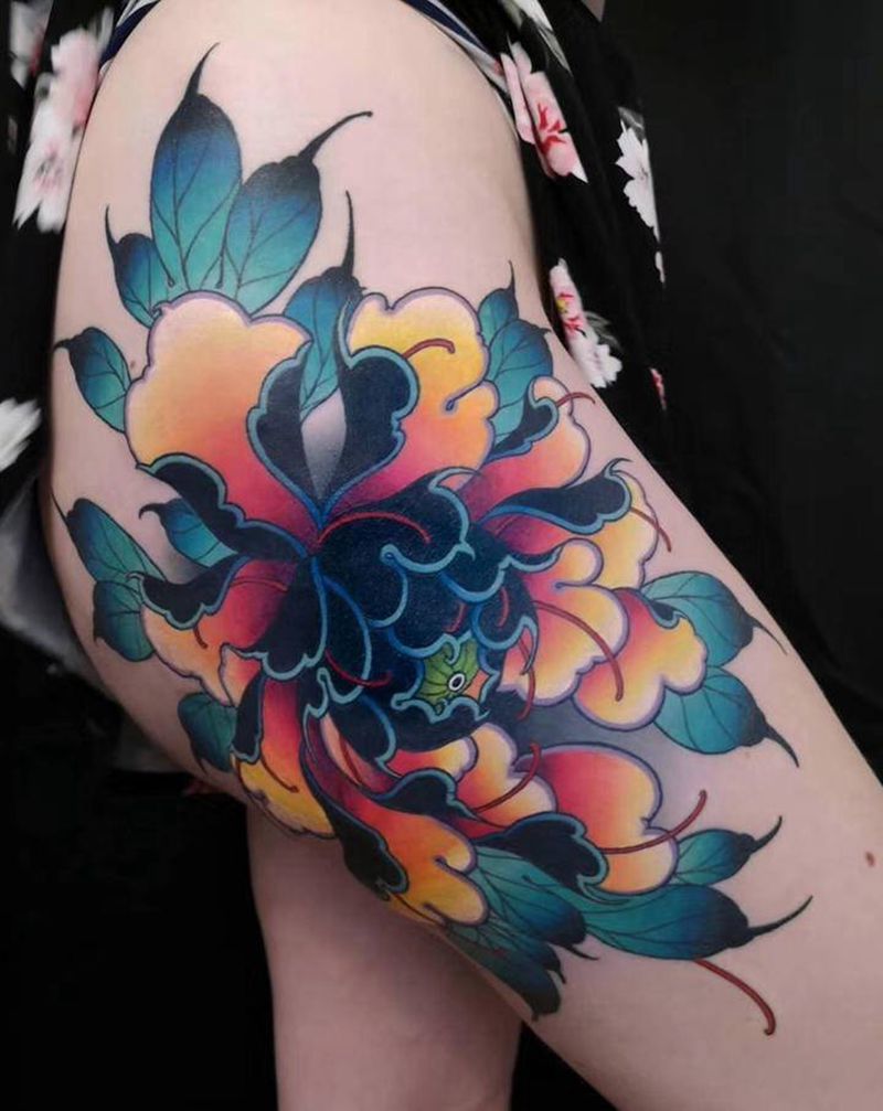 欧美重彩纹身图片_臀部新传统纹身图案