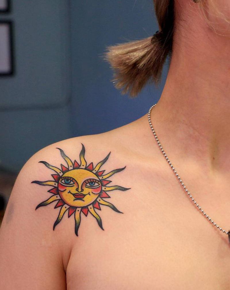 大sun纹身图片_肩部Old School太阳纹身图案