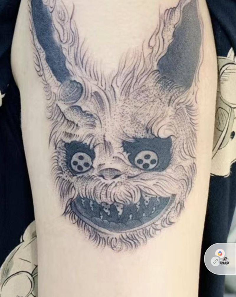 兔子纹身图片_手臂点刺纹身图案