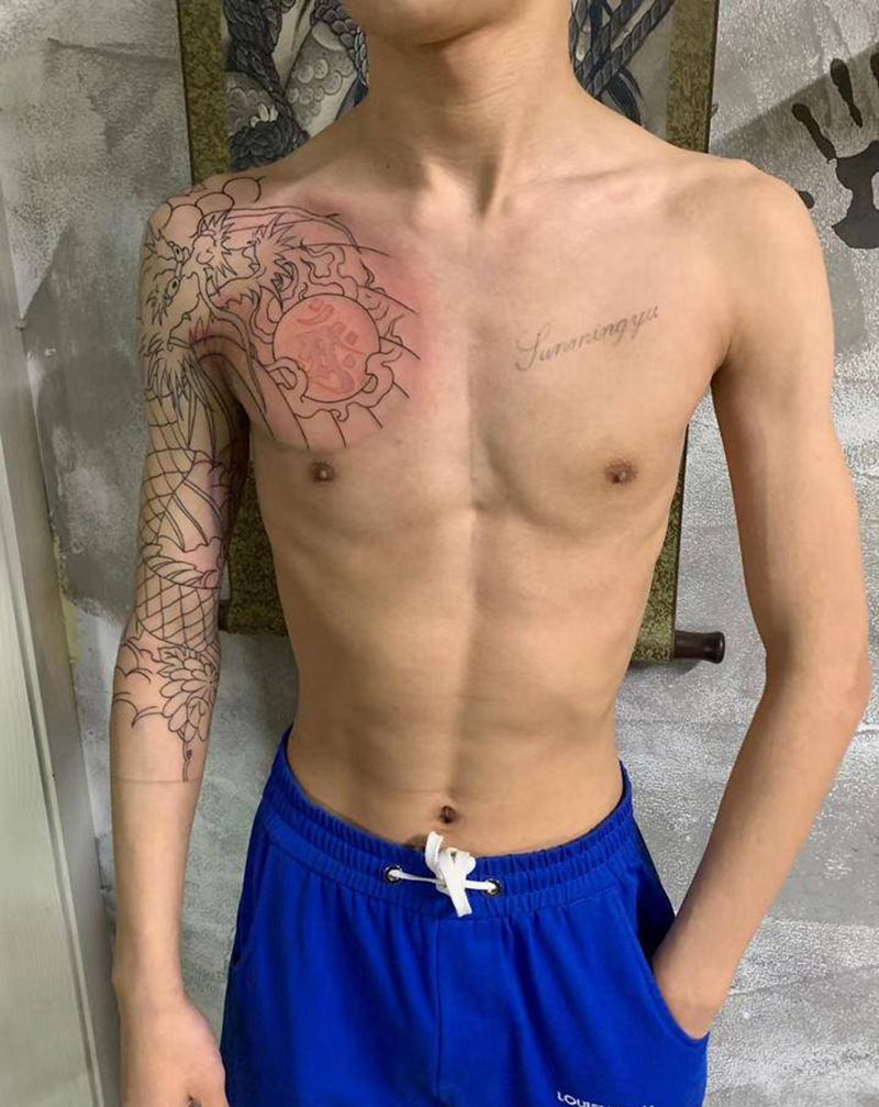 鳌纹身图片_肩部手臂老传统纹身图案