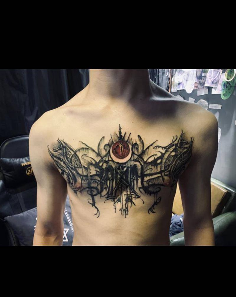 原创暗黑花胸进度纹身图片_胸部点刺欧美写实纹身图案