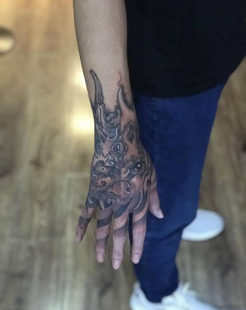 手背纹身图片_手部新传统纹身图案