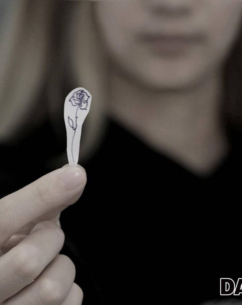 小发纹身图片_颈部几何纹身图案