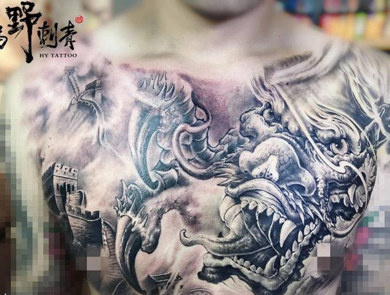 龙游华夏纹身图片_胸部新传统龙长城中国风纹身图案