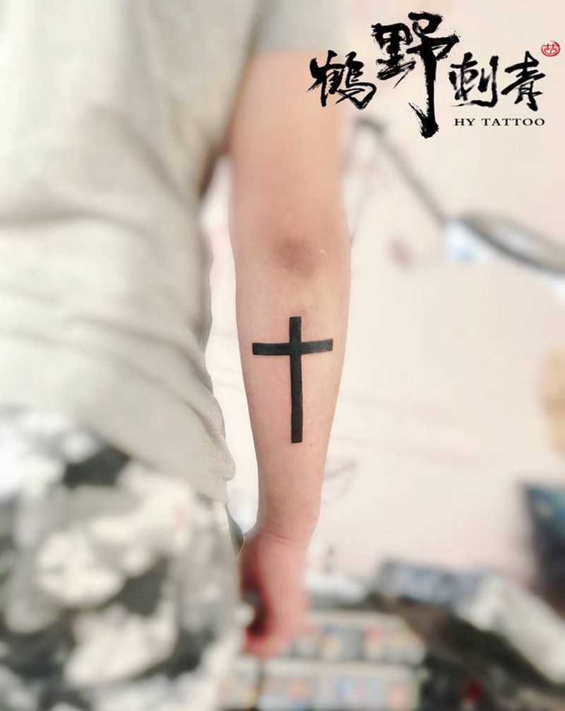 十字架纹身图片_手臂图腾纹身图案