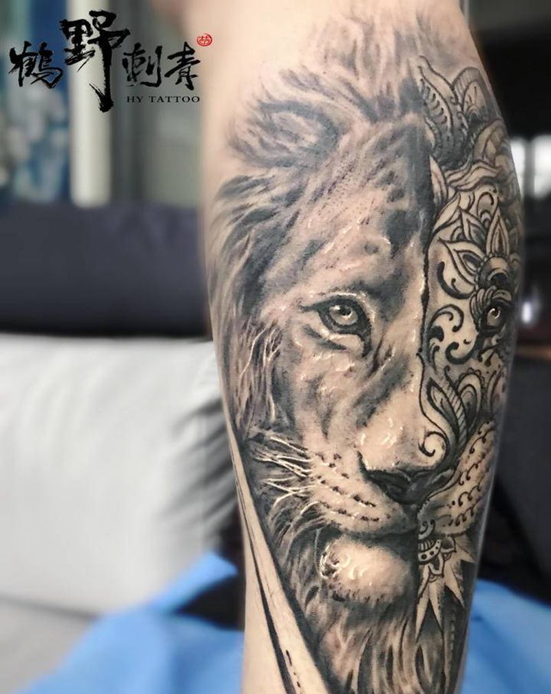 狮子纹身图片_腿部几何狮子纹身图案