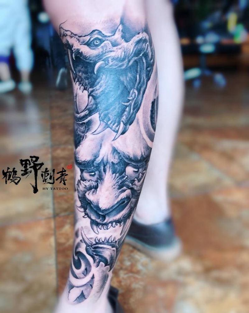 般若纹身图片_腿部新传统般若蛇纹身图案