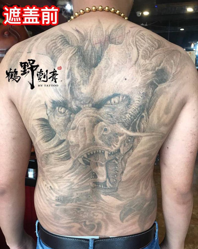 龙纹身图片_背部新传统龙纹身图案