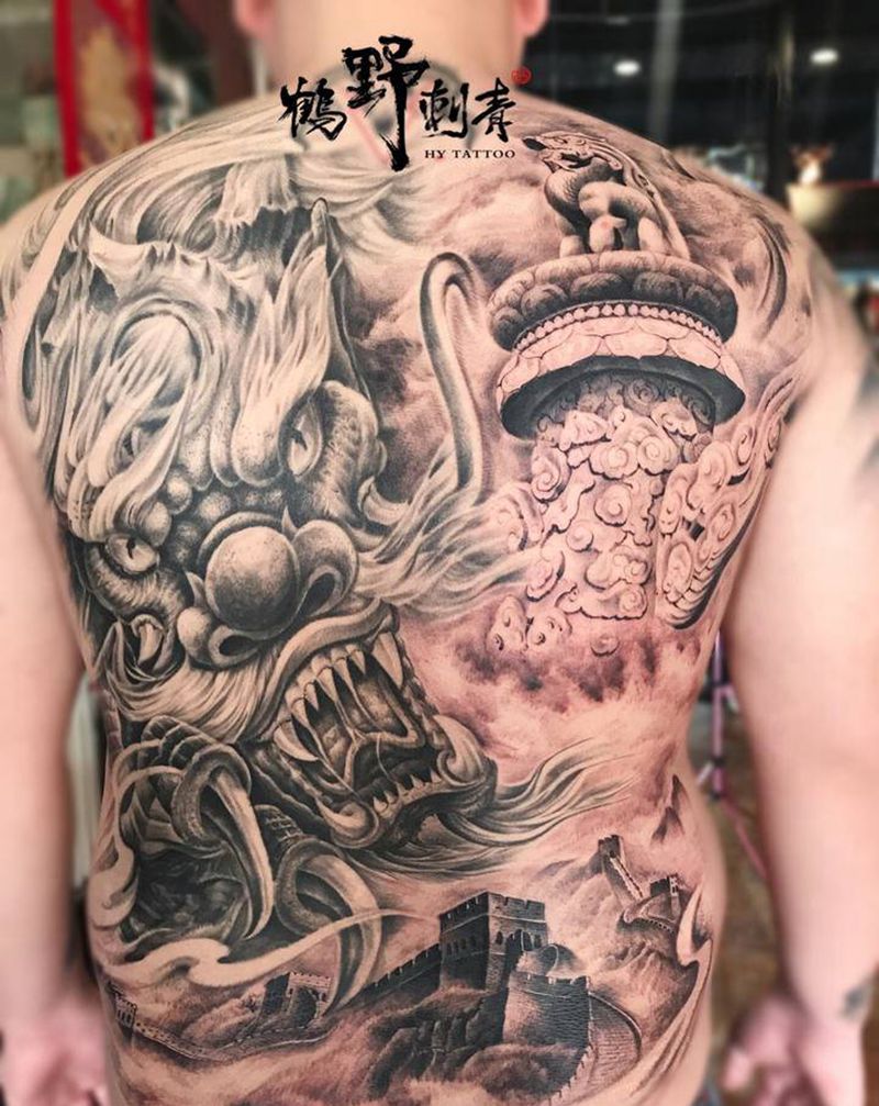 龙游华夏3纹身图片_背部新传统龙长城华表纹身图案