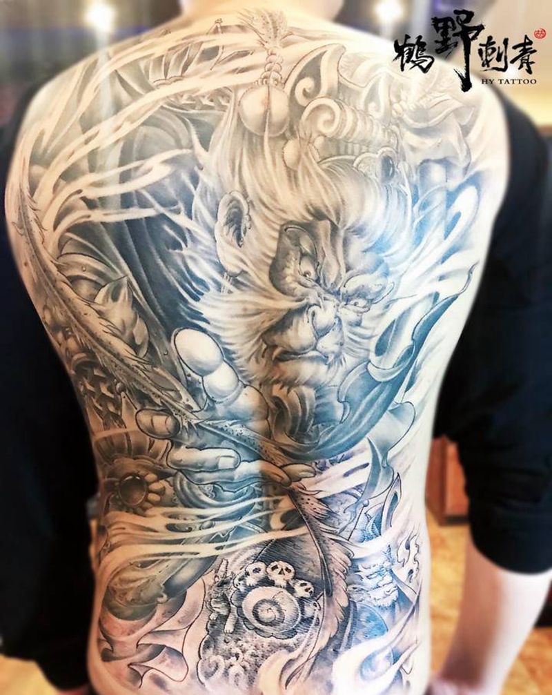 齐天大圣纹身图片_背部新传统猴纹身图案