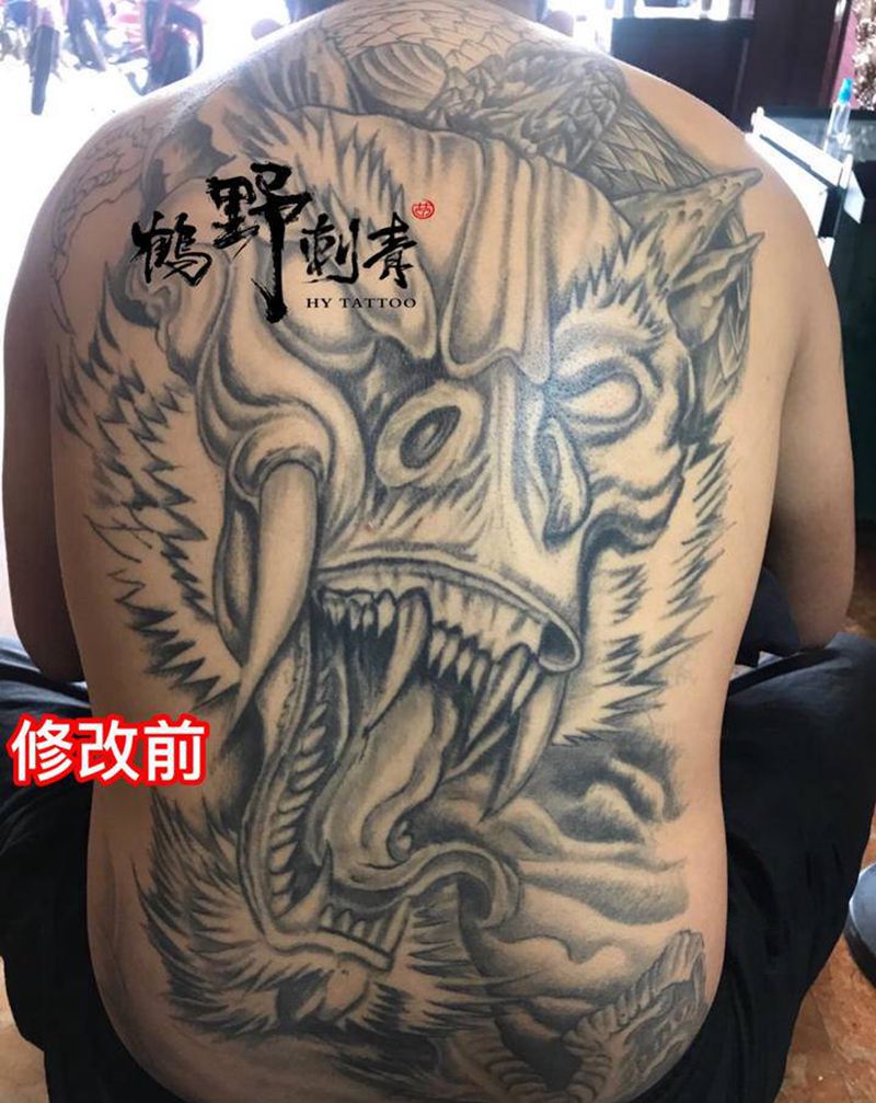 龙纹身图片_背部新传统龙长城纹身图案