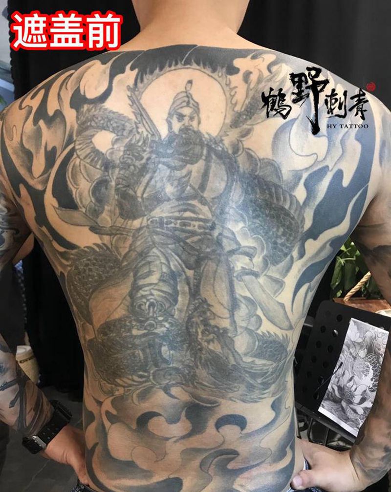 关公纹身图片_背部新传统关羽纹身图案