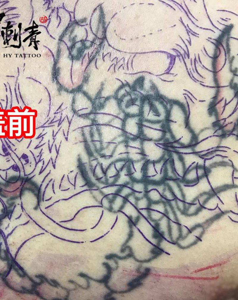 龙纹身图片_胸部新传统龙长城纹身图案