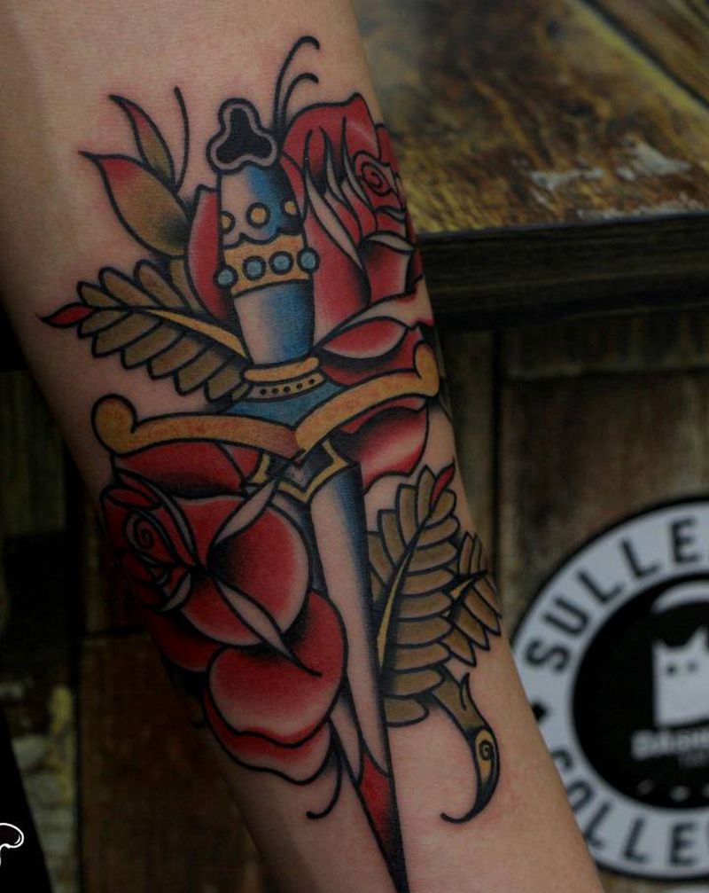 简称剑玫纹身图片_手臂Old School纹身图案