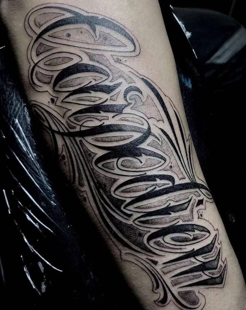 花体字纹身图片_手部花体字纹身图案