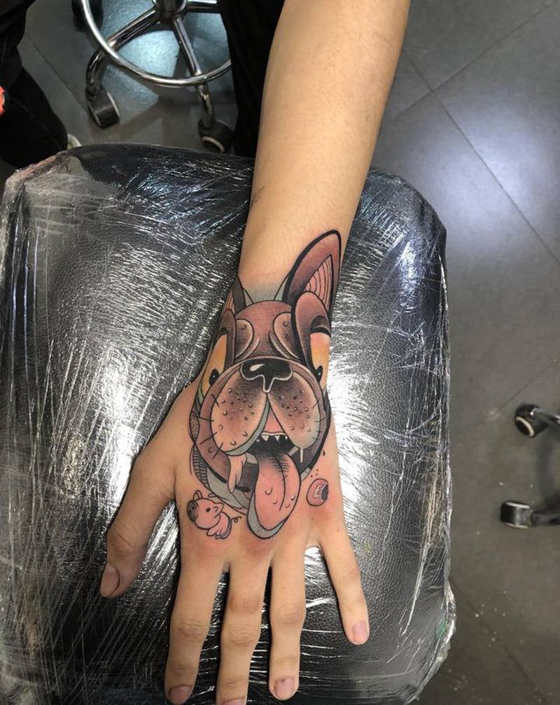 大狼狗纹身图片_手部新传统纹身图案