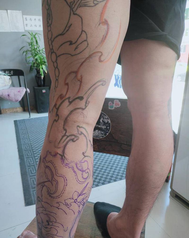花腿背景添加（线条设计未完待续纹身图片_腿部新传统水浪石樱花纹身图案