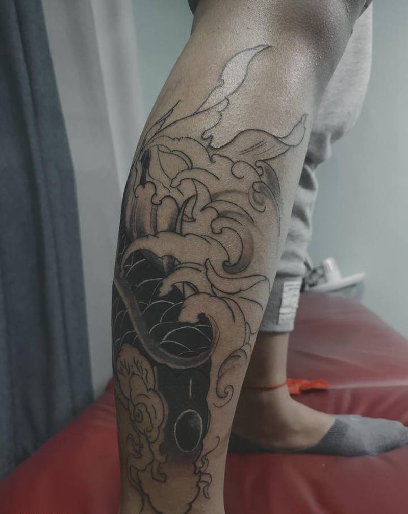 小腿鲤鱼（未完待续）纹身图片_腿部新传统鱼水花纹身图案