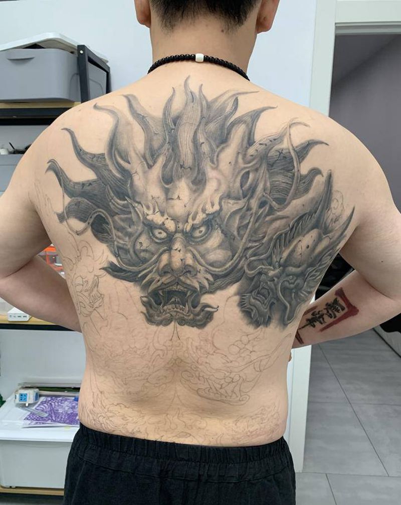 九龙壁纹身图片_背部欧美写实纹身图案