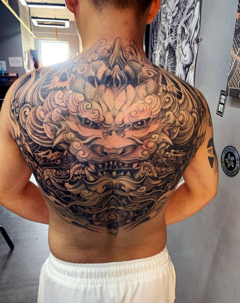 半背唐狮覆盖作品纹身图片_背部新传统纹身图案