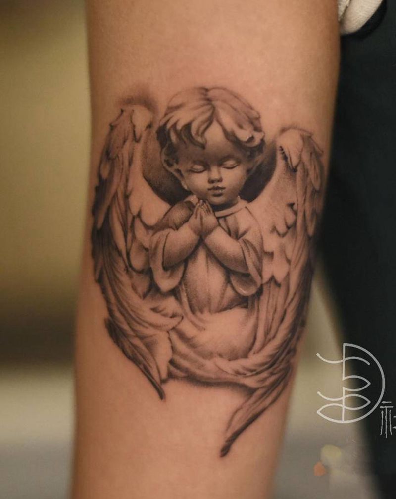 天使纹身图片_手部欧美写实纹身图案