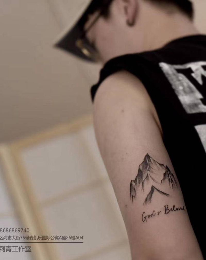 山⛰️纹身图片_手臂点刺纹身图案