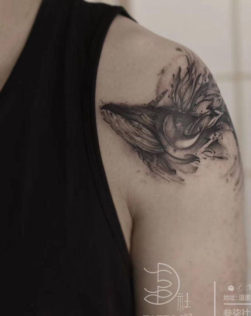鲸鱼纹身图片_手臂水墨水彩纹身图案