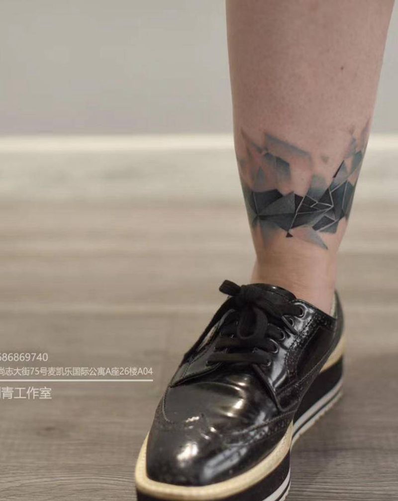 修改几何纹身图片_腿部几何纹身图案