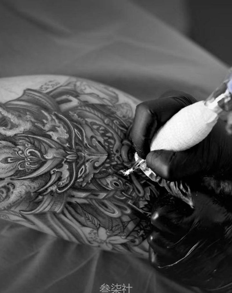 鬼武士纹身图片_脚部新传统纹身图案