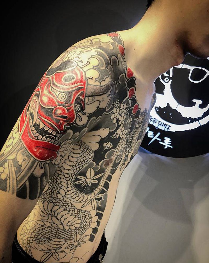 全甲进行中纹身图片_手臂纹身图案