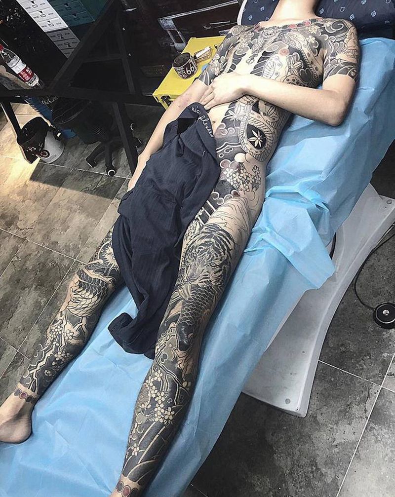 通体纹身图片_胸部手臂纹身图案