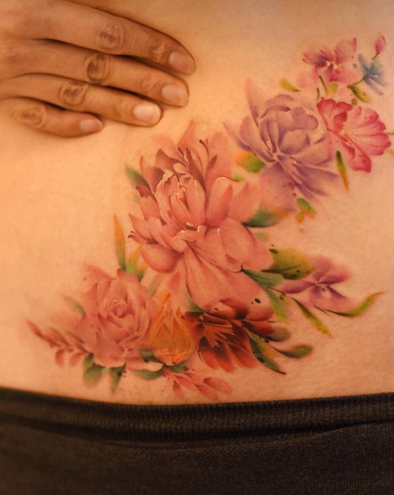 腹部花纹身图片_腹部水彩纹身图案