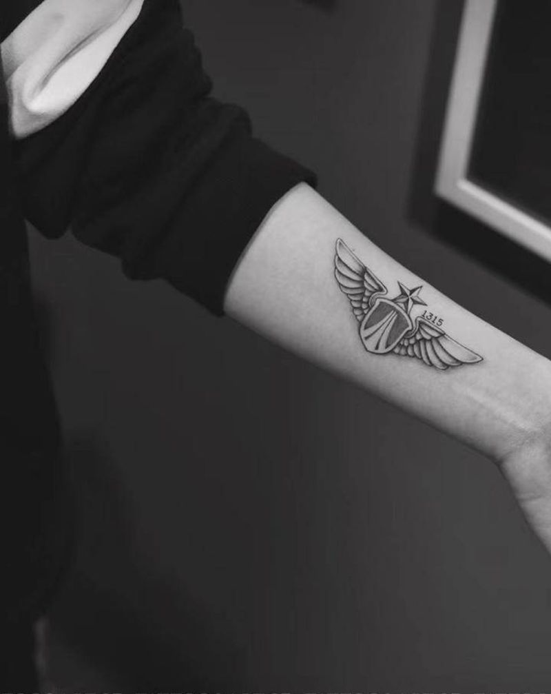 空军纹身图片_手臂几何纹身图案