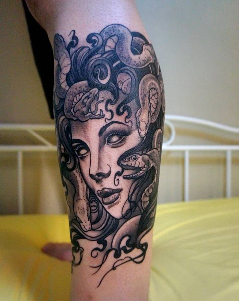 美杜莎纹身图片_手臂腿部欧美写实美杜莎纹身图案