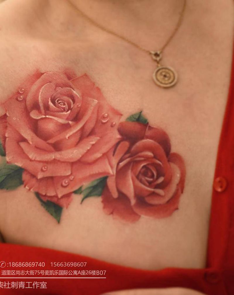 彩色花卉纹身图片_胸部水彩水墨玫瑰纹身图案