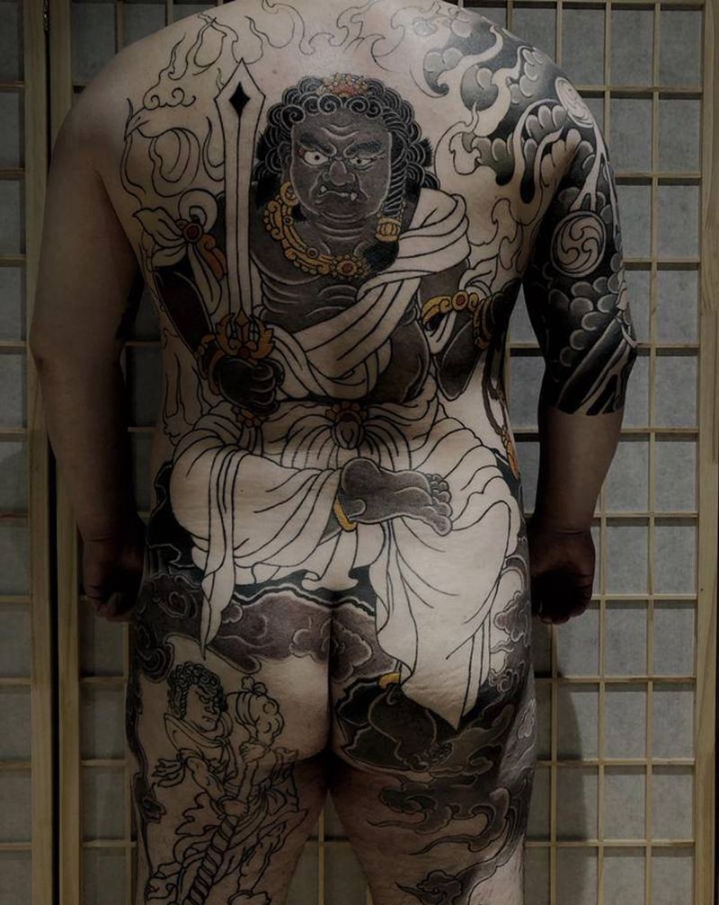 不动明王纹身图片_臀部背部老传统不动明王纹身图案