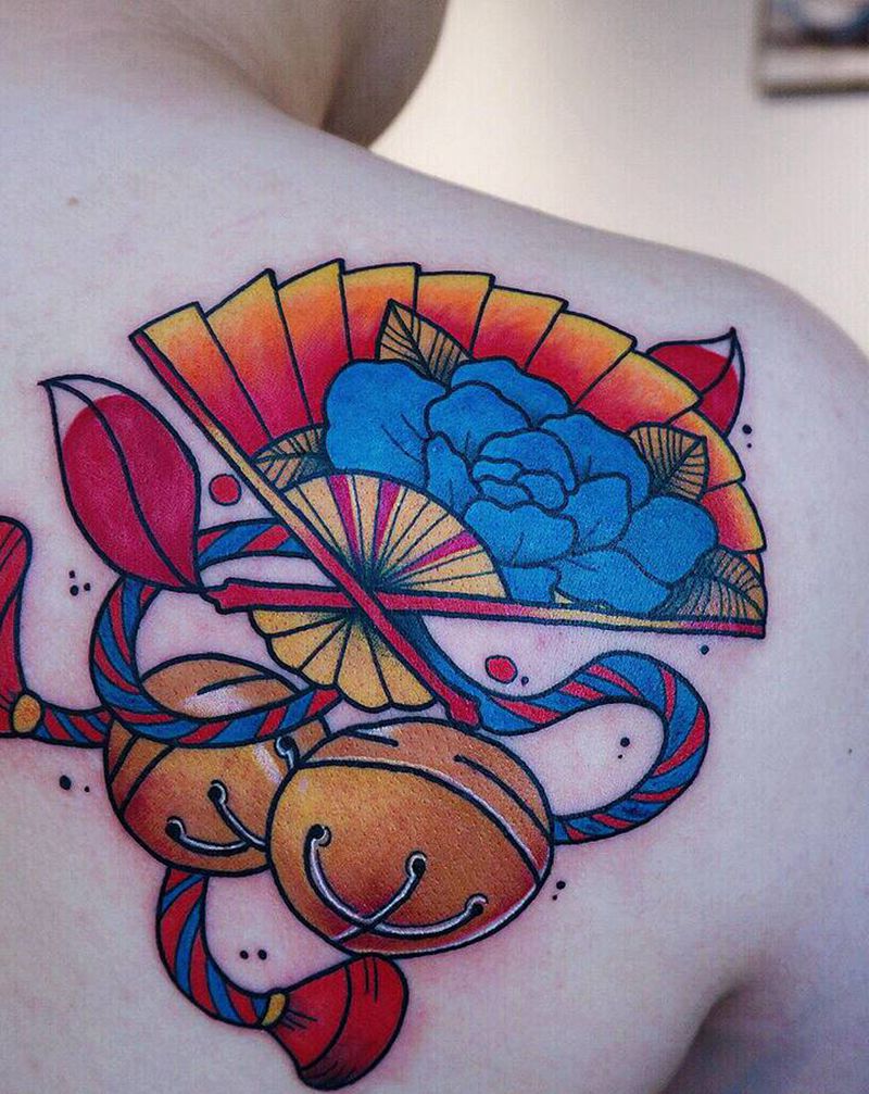 铃铛纹身图片_肩部手臂Old School老传统纹身图案