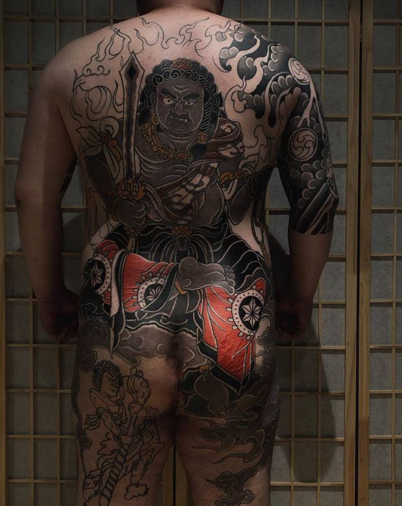不動明王纹身图片_背部臀部老传统不動明王纹身图案