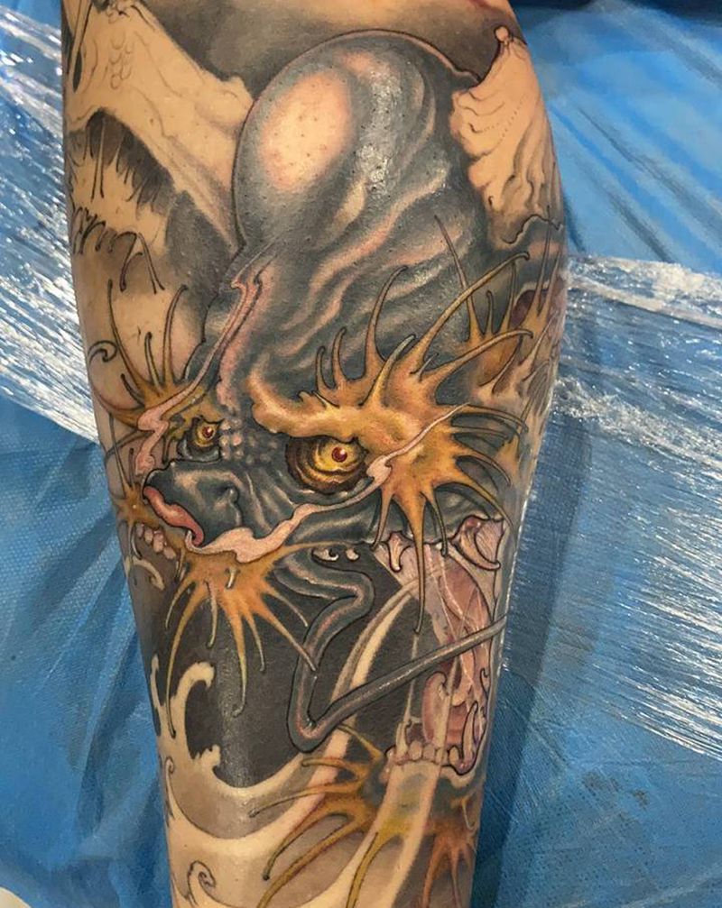 《蛟龙出海》纹身图片_脚部腿部老传统新传统龙包小腿彩色纹身图案