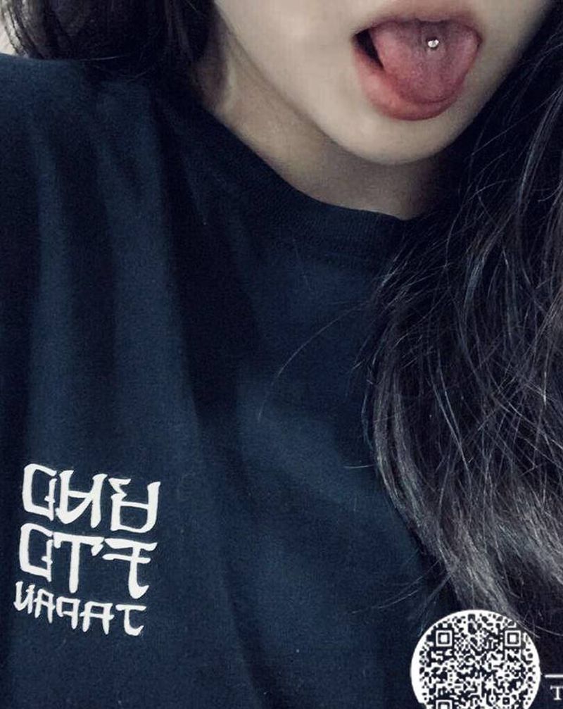 延吉穿孔  舌钉纹身图片_穿孔舌钉纹身图案