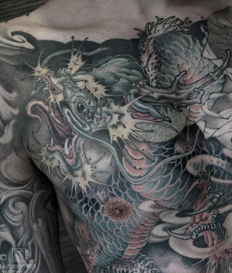 《龙骨》纹身图片_胸部背部老传统新传统花胸前胸龙纹身图案