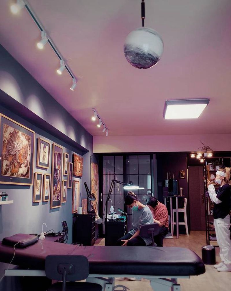 店内纹身图片_手臂新传统店内纹身图案