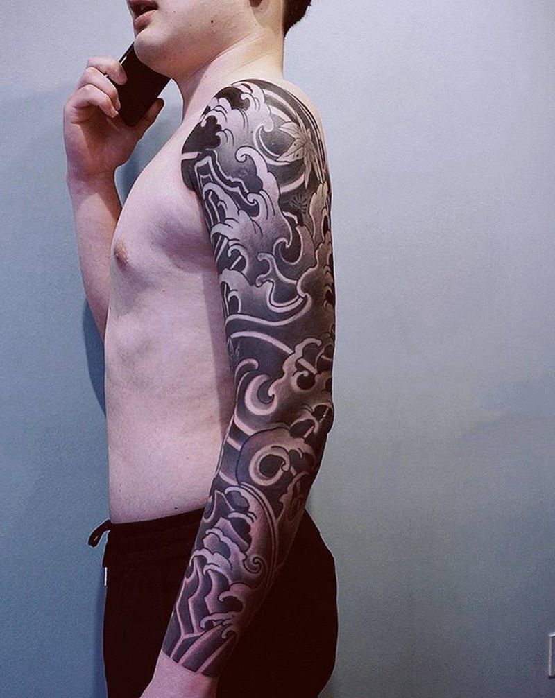 水浪花臂纹身图片_手部新传统纹身图案